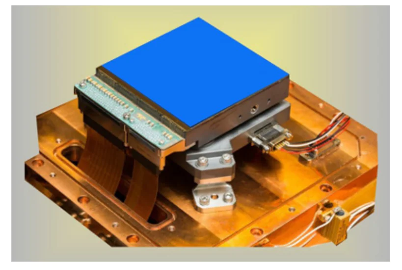 Photosensitive element based on CdxHg1–xTe photodiode (lc = 2.5 µm) of 4096×4096 format for the James Webb space telescope; lc is the cut-off wavelength[10].